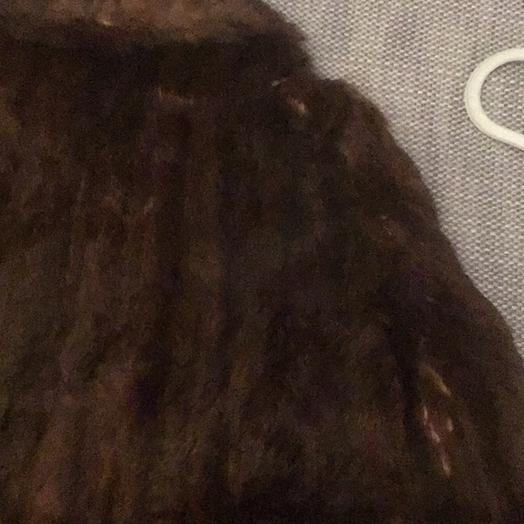 Beautiful fur scalloped edge cape- good condition - Picture 3 of 5